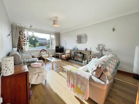 3 bedroom Bungalow for sale in Longcliffe Road, Grantham, NG31