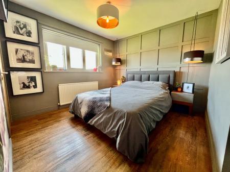 4 bedroom Detached house for sale in Meadows Close, Long Bennington, Newark, NG23