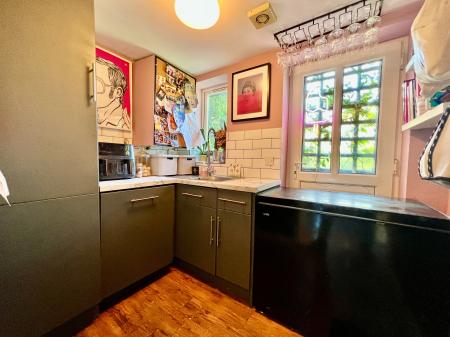 4 bedroom Detached house for sale in Meadows Close, Long Bennington, Newark, NG23