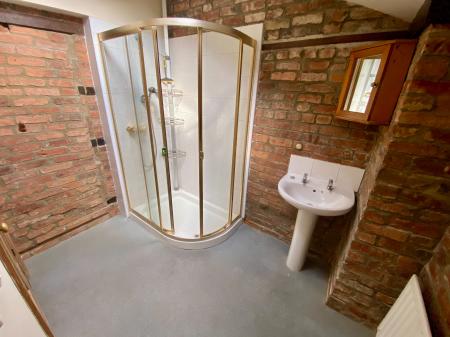 3 bedroom Terraced House for sale in North Parade, Grantham, NG31