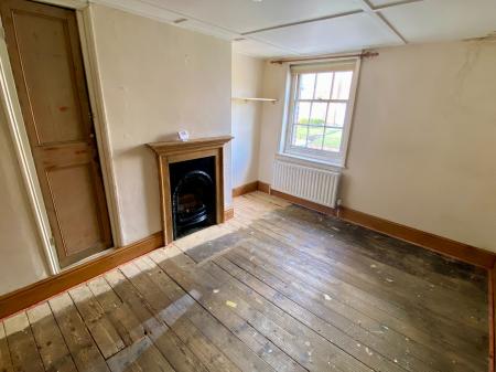 3 bedroom Terraced House for sale in North Parade, Grantham, NG31
