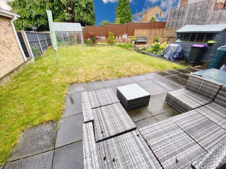 3 bedroom Semi-detached house for sale in Saltersford Grove, Grantham, NG31