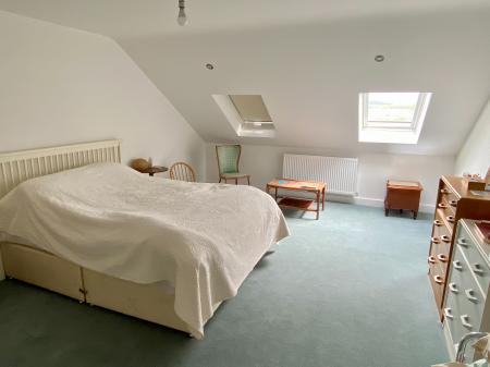 4 bedroom Semi-detached house for sale in Sedgebrook Road, Allington, NG32