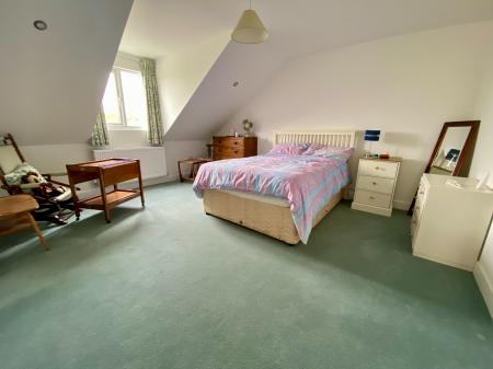 4 bedroom Semi-detached house for sale in Sedgebrook Road, Allington, NG32