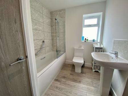 4 bedroom Semi-detached house for sale in Sedgebrook Road, Allington, NG32