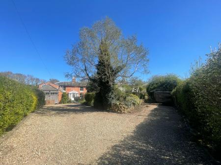 4 bedroom Detached house for sale in Sedgebrook Road, Woolsthorpe By Belvoir, Grantham, NG32