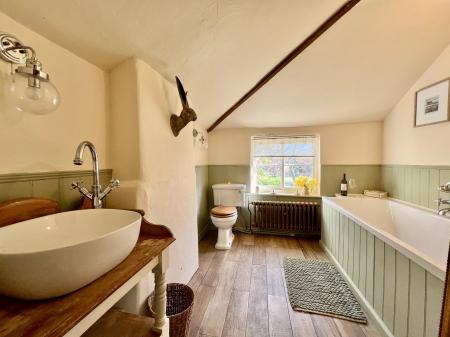 4 bedroom Detached house for sale in Sedgebrook Road, Woolsthorpe By Belvoir, Grantham, NG32