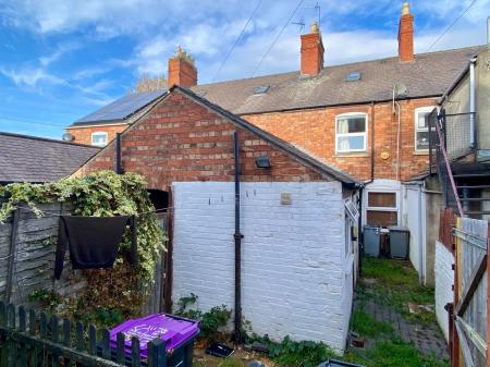 2 bedroom Terraced House for sale in Springfield Road, Grantham, NG31