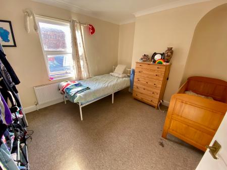 2 bedroom Terraced House for sale in Springfield Road, Grantham, NG31