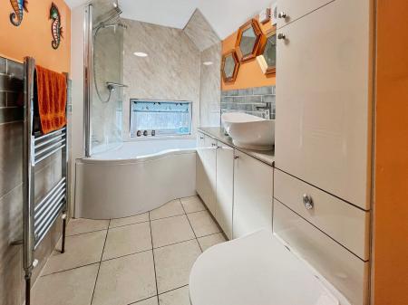 2 bedroom Terraced House for sale in Springfield Road, Grantham, NG31