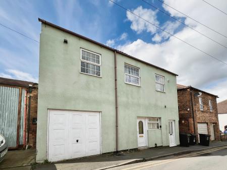 3 bedroom Flat for sale in The Old Stables, Brewery Hill, Grantham, NG31