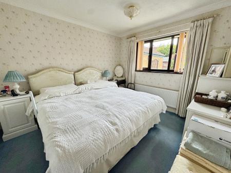 3 bedroom Bungalow for sale in Worcester Road, Grantham, NG31