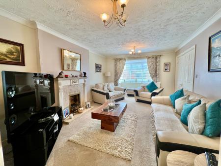4 bedroom Detached house for sale in Worcester Road, Grantham, NG31