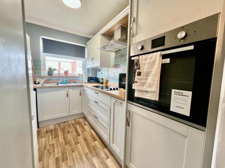 2 bedroom Bungalow for sale in Wroxall Drive, Grantham, NG31