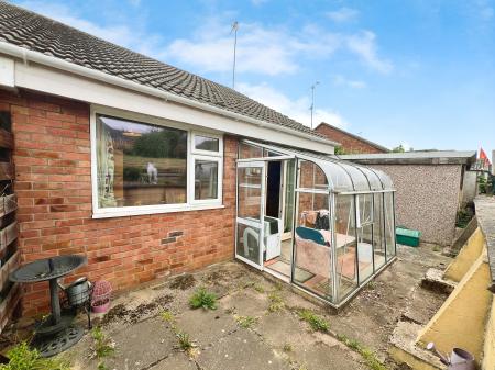 2 bedroom Bungalow for sale in Wroxall Drive, Grantham, NG31