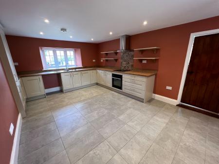 3 bedroom Detached house to let in Main Street, Sleaford, Haceby, NG34
