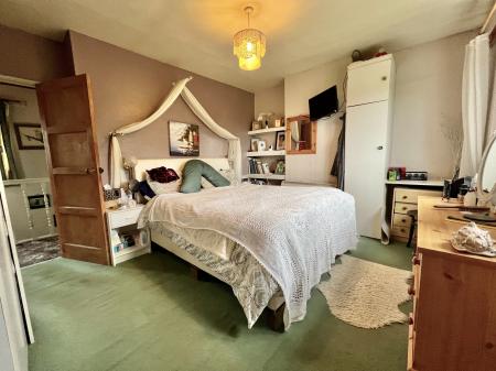 3 bedroom Semi-detached house for sale in Corby Road, Bitchfield, Grantham, NG33