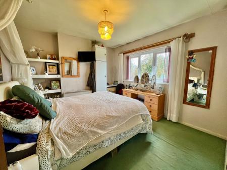 3 bedroom Semi-detached house for sale in Corby Road, Bitchfield, Grantham, NG33