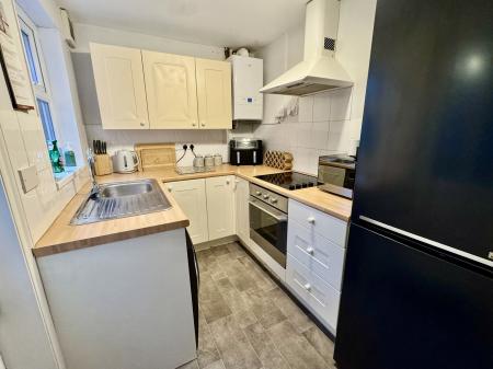 2 bedroom Terraced House for sale in Stamford Street, Grantham, Grantham, NG31