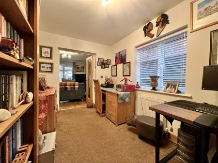 3 bedroom Detached house for sale in Baysdale Grove, Grantham, NG31