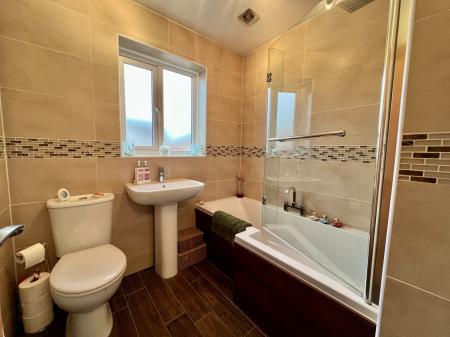 3 bedroom Detached house for sale in Baysdale Grove, Grantham, NG31