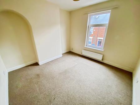 2 bedroom Terraced House for sale in Redcross Street, Grantham, NG31