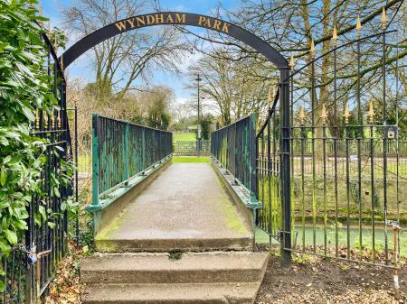 2 bedroom Terraced House for sale in Redcross Street, Grantham, NG31