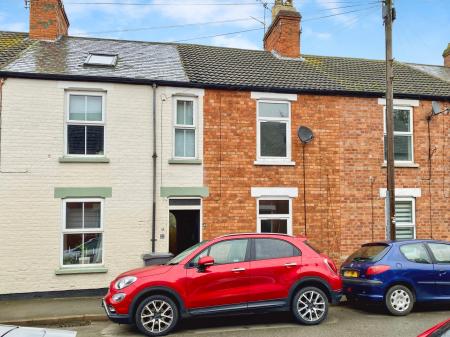 2 bedroom Terraced House for sale in Redcross Street, Grantham, NG31