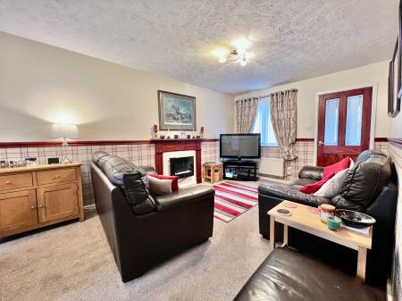 3 bedroom Terraced House for sale in Palmwood Close, Gonerby Hill Foot, Grantham, NG31