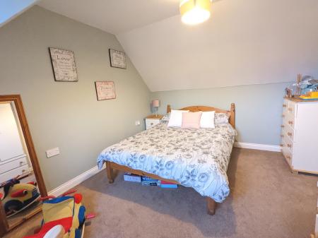 4 bedroom Detached house for sale in Mercia Drive, Ancaster, Grantham, NG32