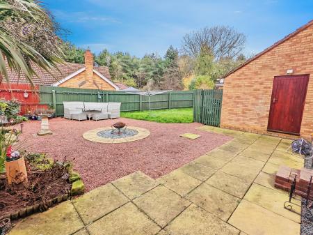 4 bedroom Detached house for sale in Mercia Drive, Ancaster, Grantham, NG32