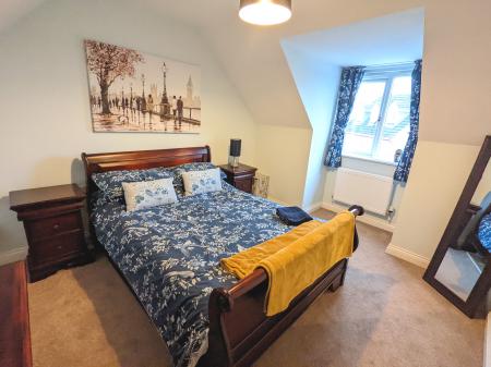 4 bedroom Detached house for sale in Mercia Drive, Ancaster, Grantham, NG32