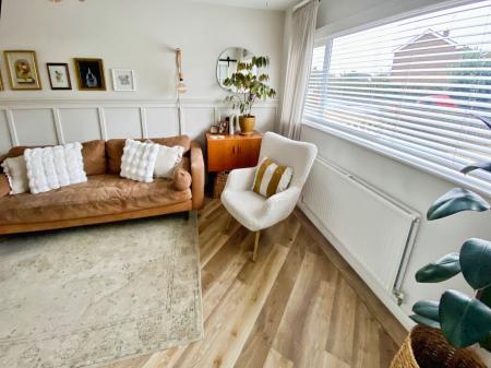 3 bedroom Semi-detached house for sale in Westerdale Road, Grantham, NG31