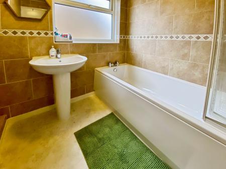 3 bedroom Semi-detached house for sale in Westerdale Road, Grantham, NG31