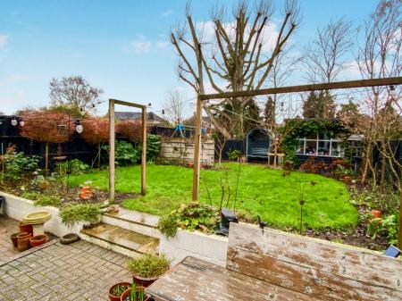 3 bedroom Semi-detached house for sale in Westerdale Road, Grantham, NG31