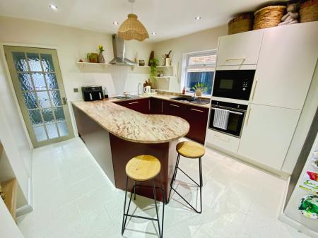 3 bedroom Semi-detached house for sale in Westerdale Road, Grantham, NG31