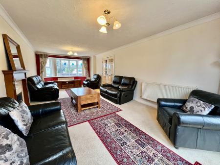 5 bedroom Detached house for sale in Barrowby Road, Grantham, NG31