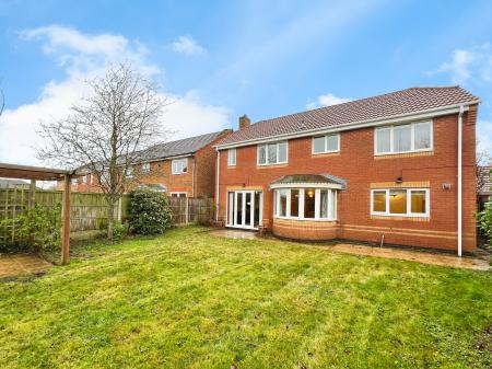 5 bedroom Detached house for sale in Barrowby Road, Grantham, NG31