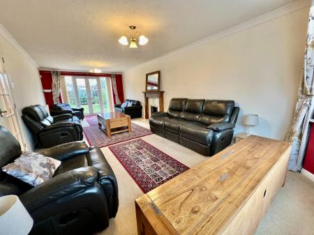 5 bedroom Detached house for sale in Barrowby Road, Grantham, NG31