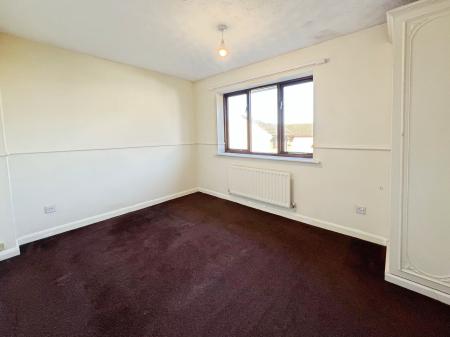 3 bedroom Semi-detached house for sale in Sunningdale, Grantham, Grantham, NG31