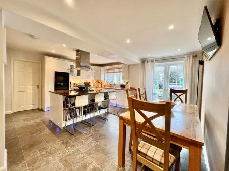 4 bedroom Detached house for sale in Manor Road, Barrowby, Grantham, NG32