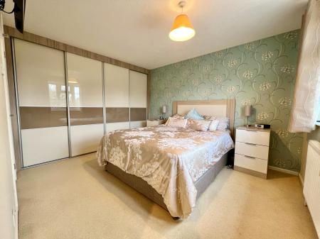 4 bedroom Detached house for sale in Manor Road, Barrowby, Grantham, NG32