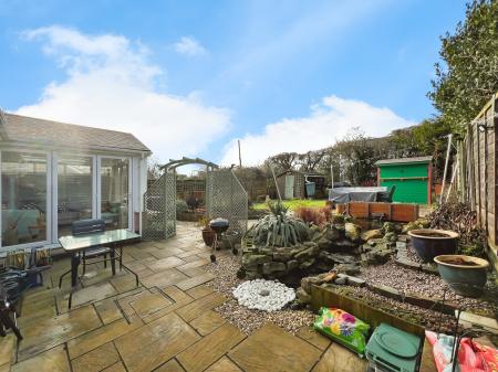 4 bedroom Detached house for sale in Manor Road, Barrowby, Grantham, NG32