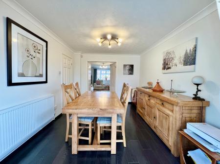 4 bedroom Detached house for sale in Manor Road, Barrowby, Grantham, NG32