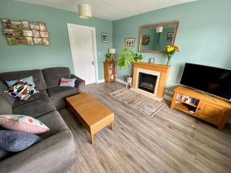 3 bedroom Semi-detached house for sale in Worcester Road, Grantham, NG31