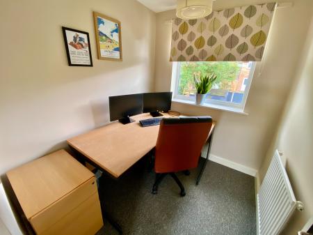 3 bedroom Semi-detached house for sale in Worcester Road, Grantham, NG31