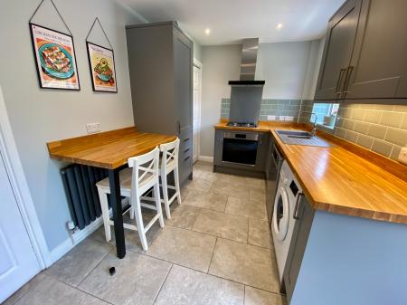 3 bedroom Semi-detached house for sale in Worcester Road, Grantham, NG31