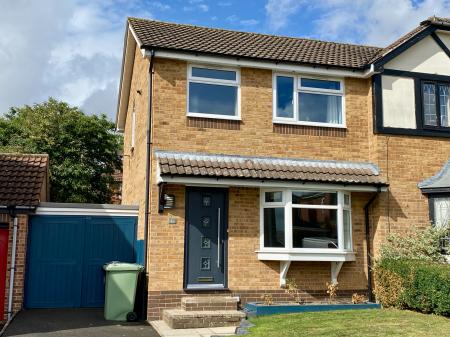 3 bedroom Semi-detached house for sale in Worcester Road, Grantham, NG31
