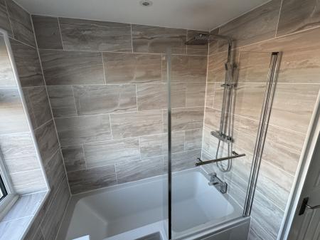 3 bedroom Semi-detached house for sale in Worcester Road, Grantham, NG31