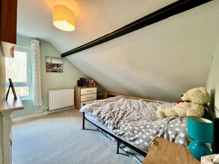 4 bedroom Semi-detached house for sale in Belvoir Avenue, Grantham, NG31